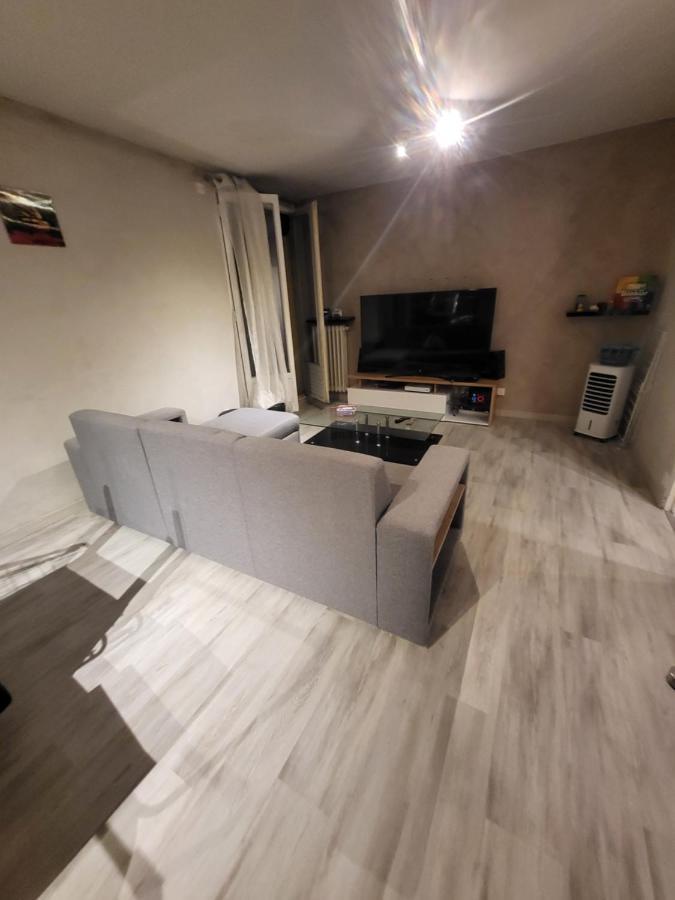 Chambre Neuve Dans Un Logement Partage A 10 Minute Du Circuit 24H Allonnes  外观 照片
